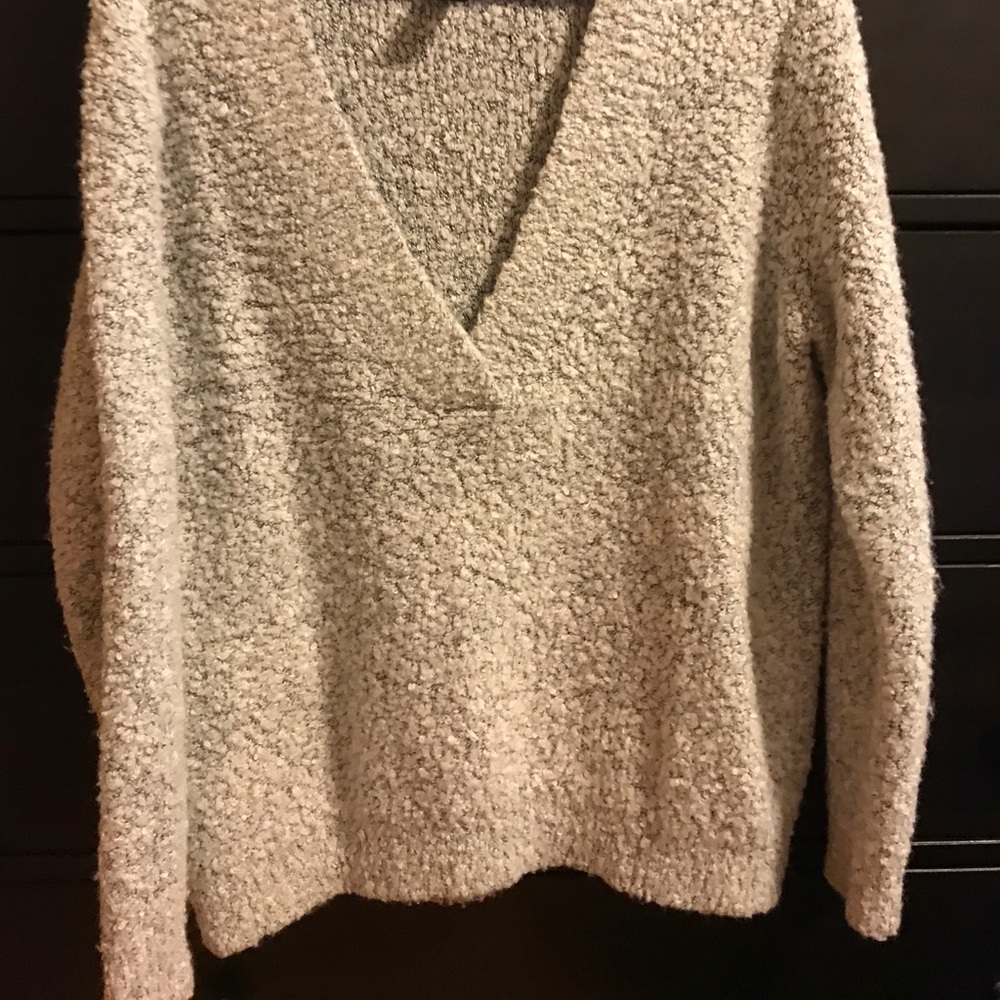White/grey fuzzy forever 21 sweater.